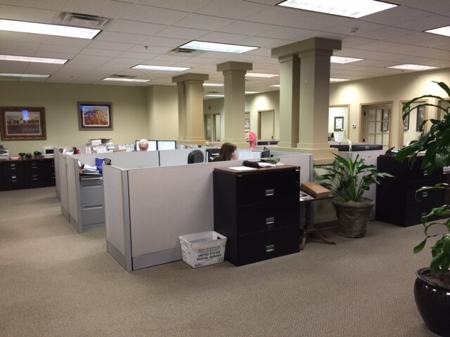 More Photos Of 2800-2828 W Country Club Dr, Oklahoma City General Retail For Lease