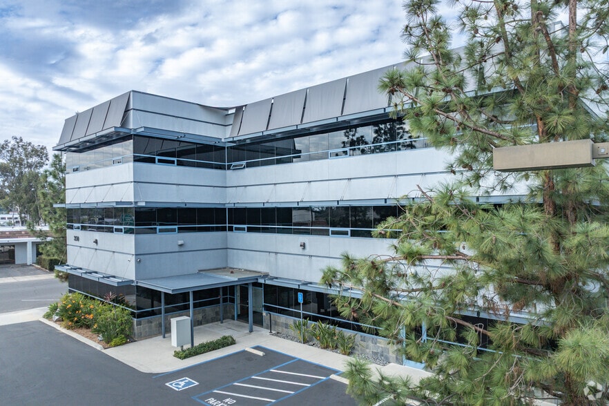 More Photos Of 350 W 5th Ave, Escondido Office For Sale