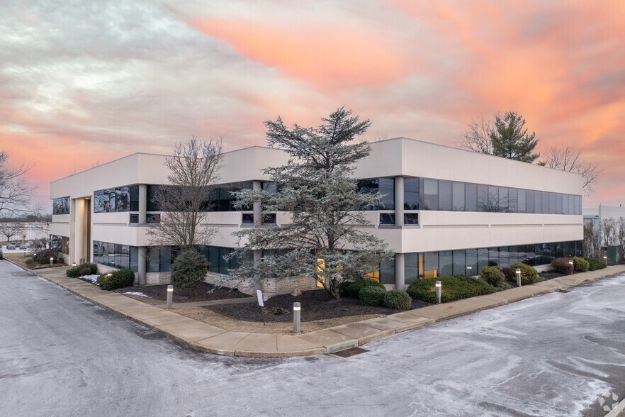 More Photos Of 649 N Lewis Rd, Limerick Medical For Lease