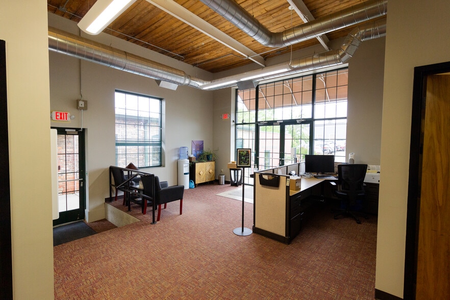 More Photos Of 1213 Center St, Lansing Medical For Sale