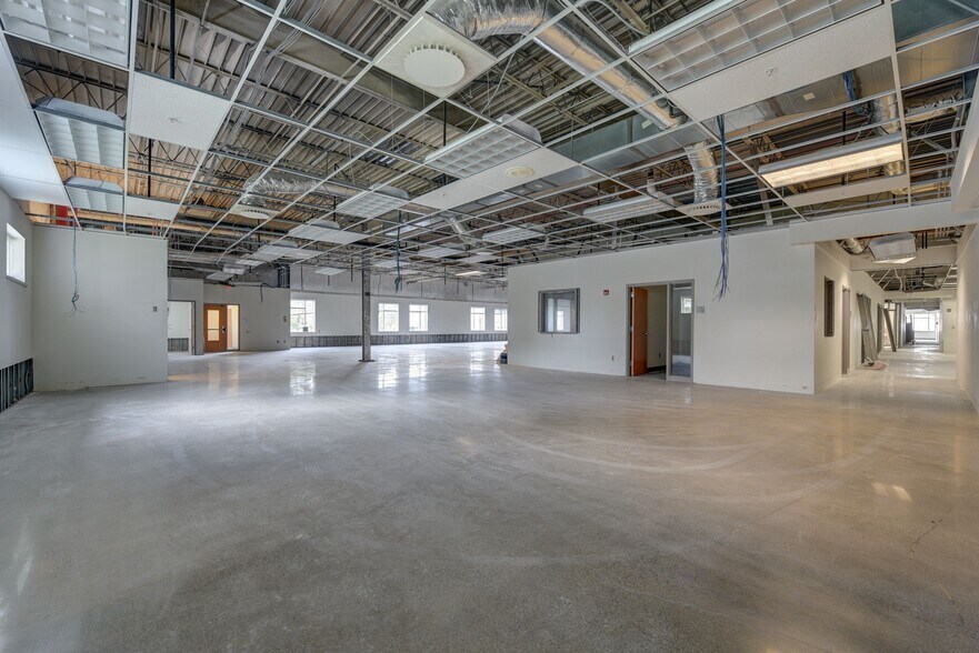 More Photos Of 1320 Taylor St, Elyria Warehouse For Lease