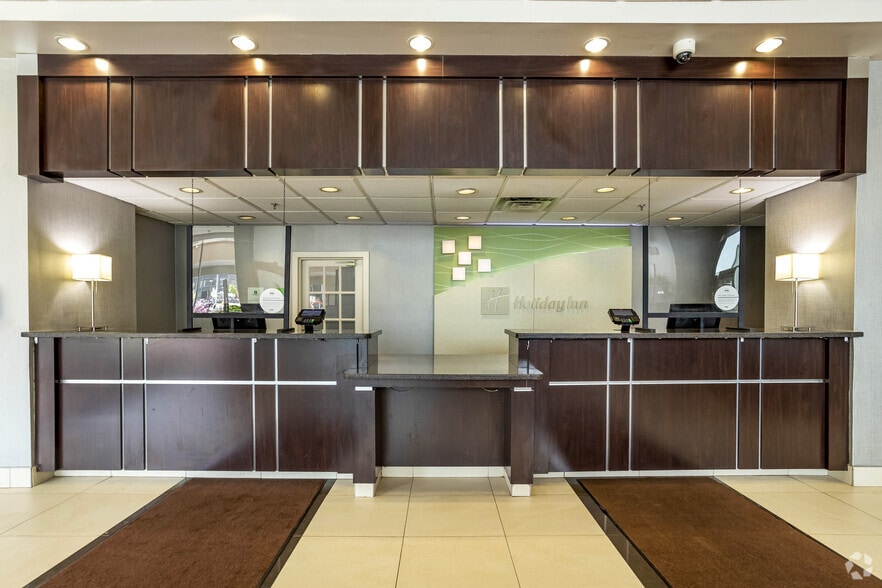 More Photos Of 2-8 Hawley St, Binghamton Hotel For Lease