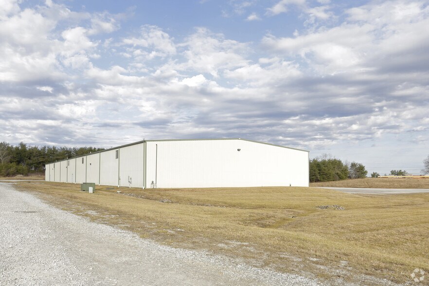 Primary Photo Of 122 Interchange Dr, Crossville Warehouse For Lease