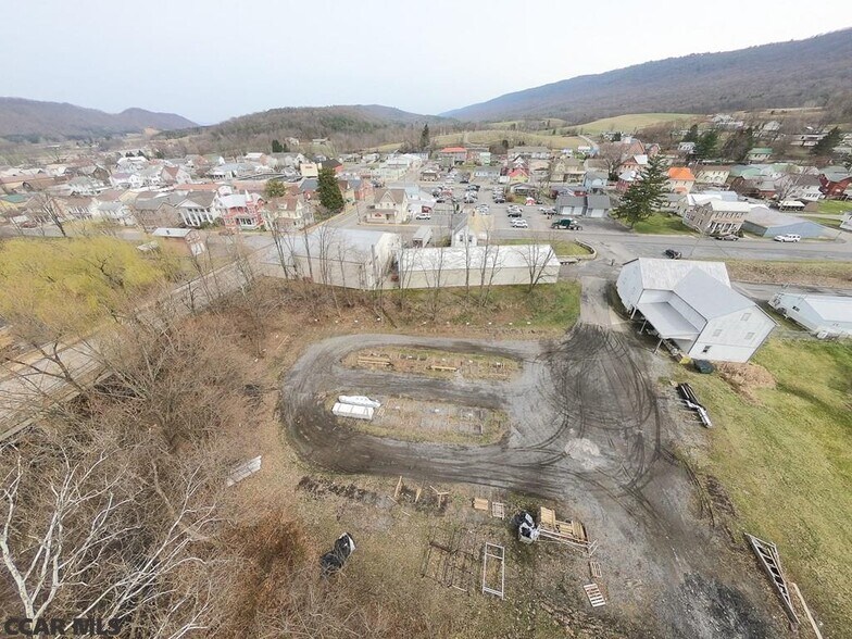 More Photos Of 518 Water St, Orbisonia Storefront For Sale