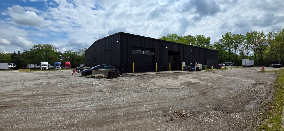 More Photos Of 17735 Chappel Ave, Lansing Industrial For Sale