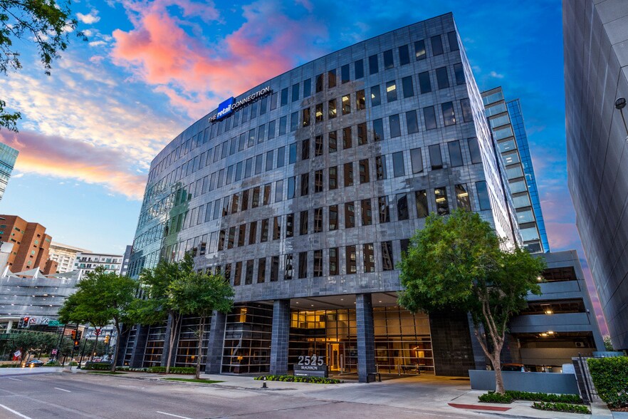More Photos Of 2525 McKinnon St, Dallas Office For Lease
