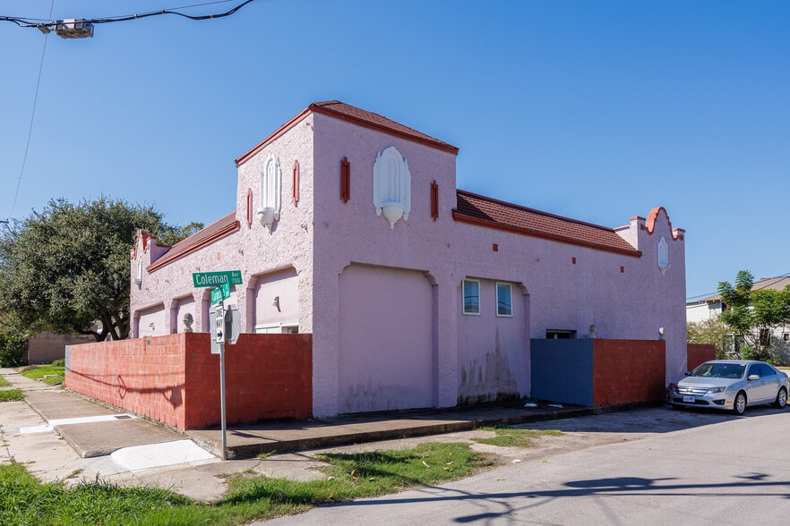 More Photos Of 801 S Carancahua St, Corpus Christi Apartments For Sale