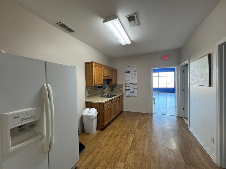 More Photos Of 1741 Nail Rd, Horn Lake Freestanding For Sale