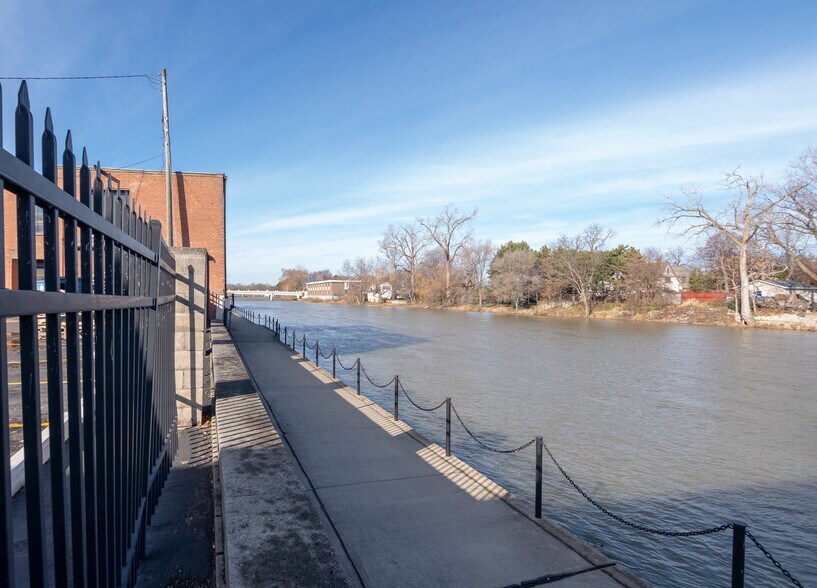 More Photos Of 425 E Front St, Monroe Manufacturing For Lease