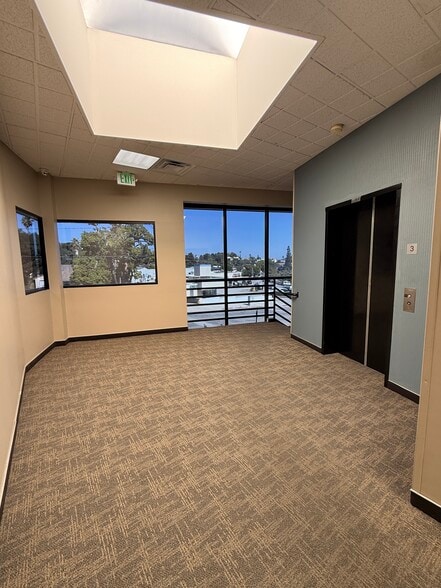 More Photos Of 4515 Ocean View Blvd, La Cañada Flintridge Medical For Lease