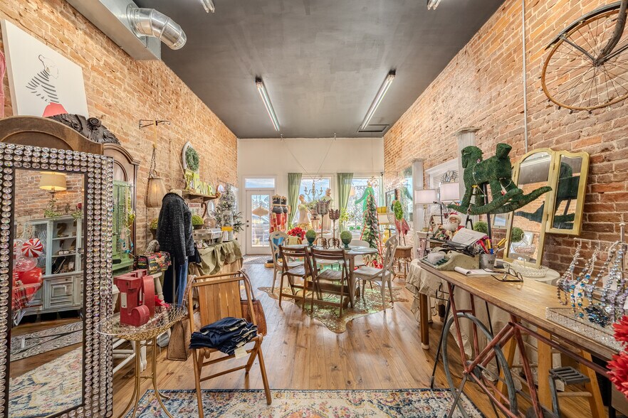 More Photos Of 104 E Main St, Adamsville General Retail For Sale