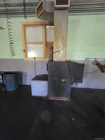 More Photos Of 295 Jeffersonville North Branch Rd, Jeffersonville Industrial For Sale