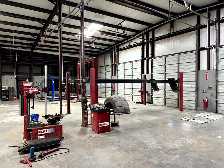 More Photos Of 744 FM 609, La Grange Service For Lease