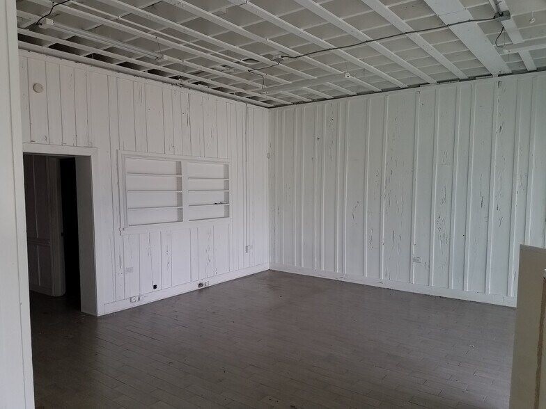 More Photos Of 120 S Dixie Hwy, Lake Worth Storefront For Lease