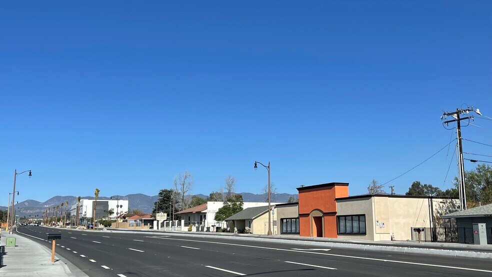 More Photos Of 7893 Sierra Ave, Fontana Storefront Retail Residential For Lease