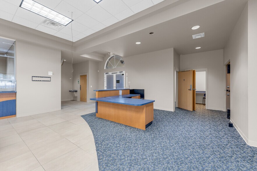 More Photos Of 1504 S Ridgewood Ave, Edgewater Bank For Sale