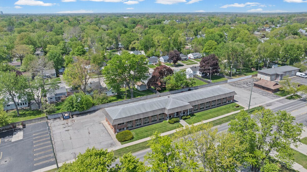 More Photos Of 28475 Greenfield Rd, Southfield Office For Sale