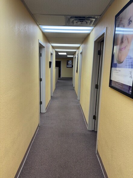 More Photos Of 5438-5440 Centre Ave, Pittsburgh Showroom For Lease