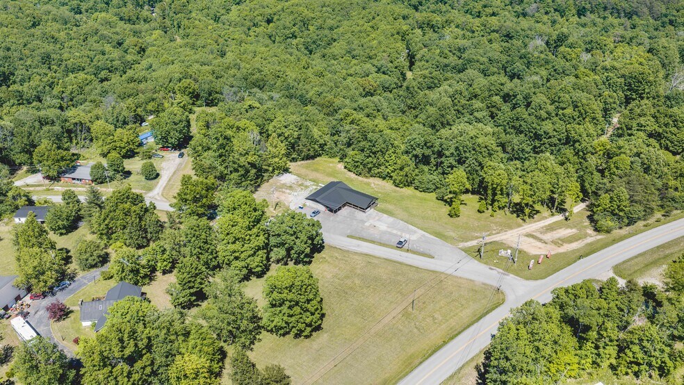 More Photos Of 112 Wilderness Rd, Mammoth Cave General Retail For Sale