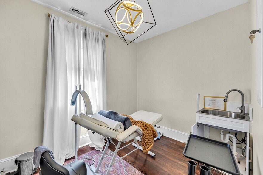 More Photos Of 126 S Spruce St, Winston-Salem Office Residential For Sale