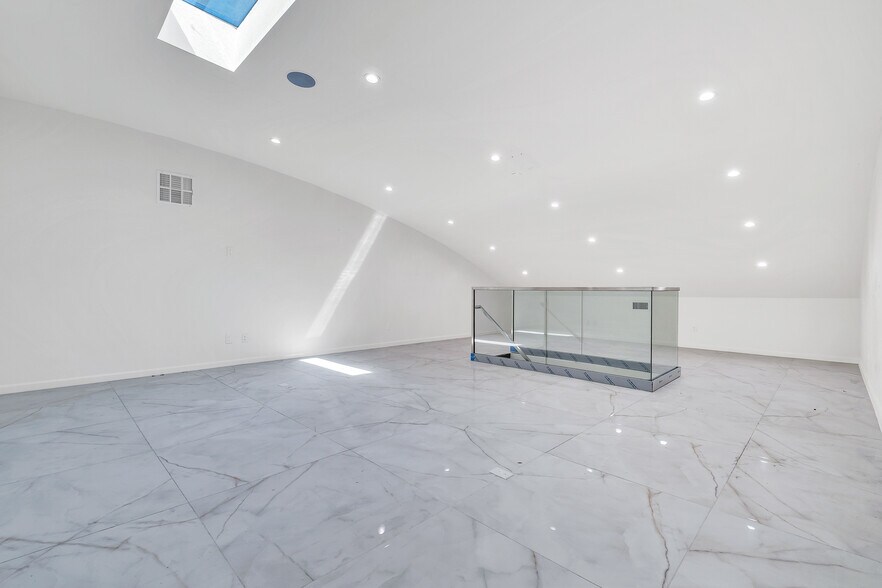 More Photos Of 8100 Electric Ave, Stanton Warehouse For Sale