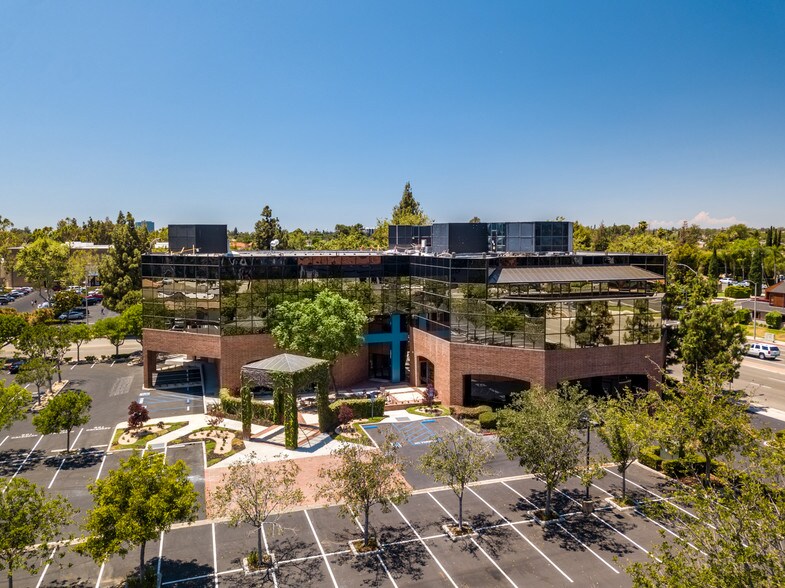 More Photos Of 18302 Irvine Blvd, Tustin Office For Lease