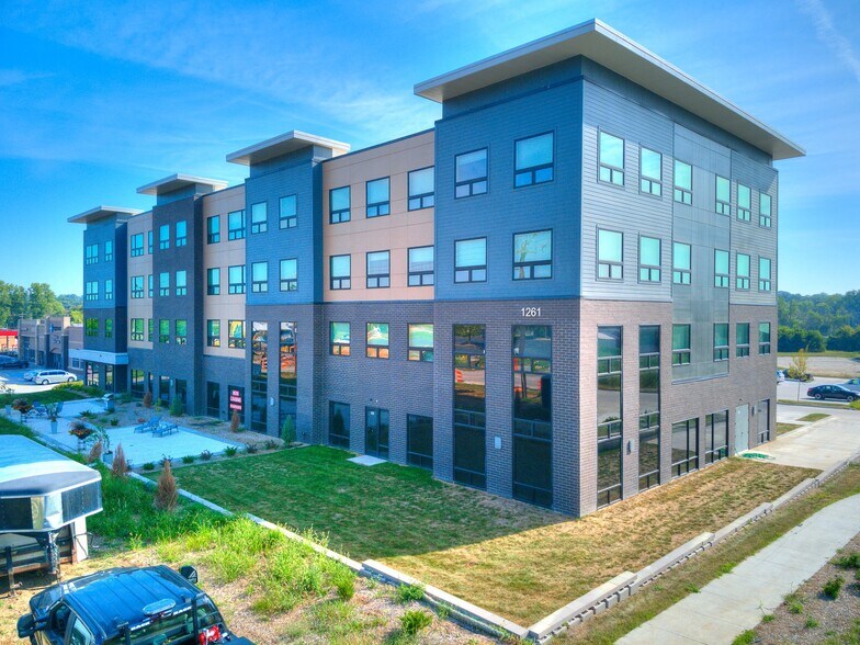 More Photos Of 1261 8th St, West Des Moines Apartments For Lease