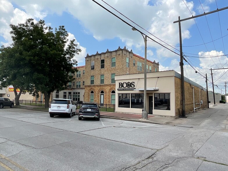 More Photos Of 1619 6th St, Bay City Office For Sale