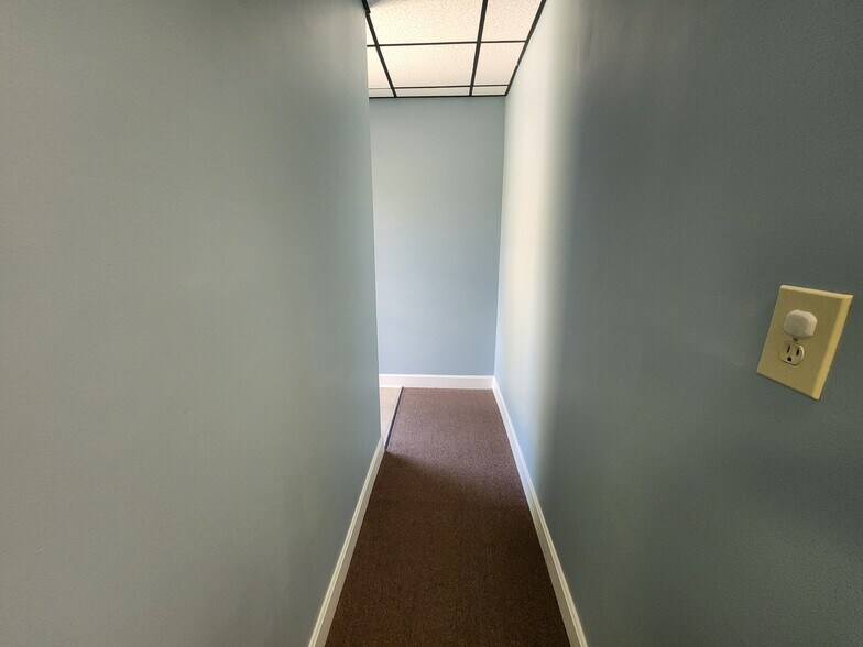 More Photos Of 4727 Cornell Rd, Blue Ash Office For Lease