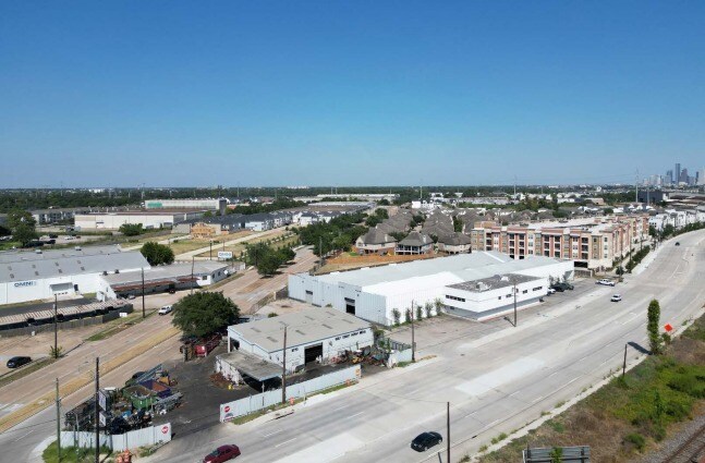 More Photos Of 8600 Hempstead Rd, Houston Warehouse For Lease