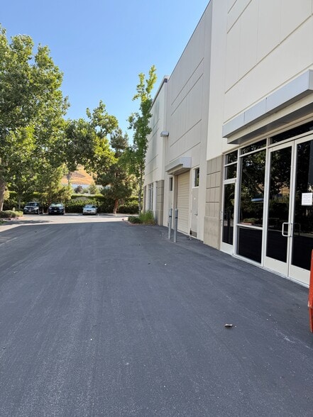 More Photos Of 355 Piercy Rd, San Jose Research And Development For Sale
