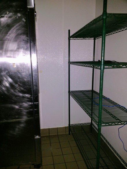 More Photos Of 2055 S Linden Rd, Flint Restaurant For Sale