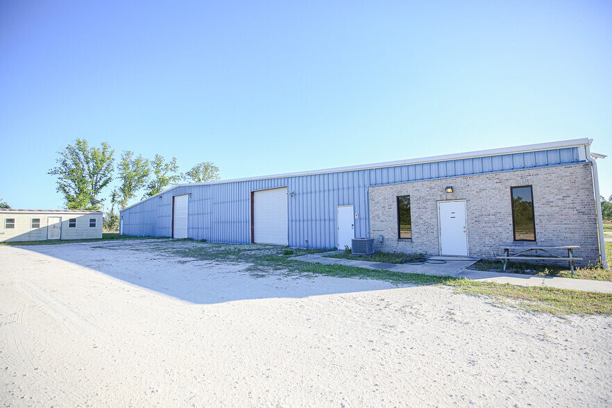 More Photos Of 4425 W US 98, Perry Manufacturing For Sale