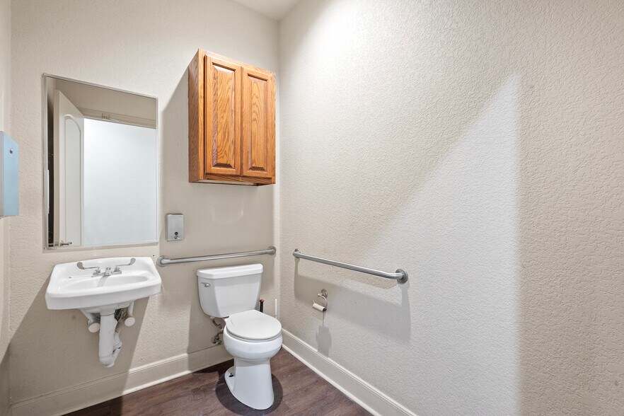 More Photos Of 9480-3 Huebner Rd, San Antonio Medical For Lease