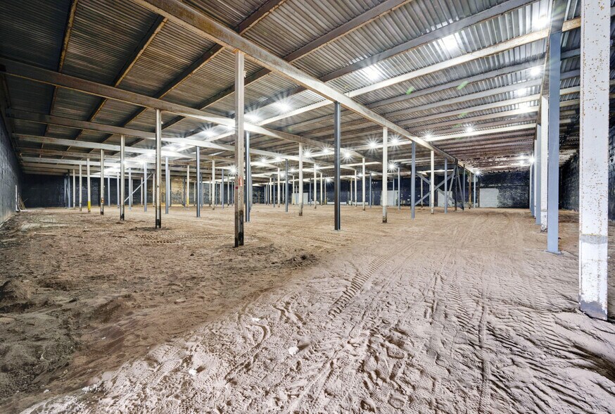 More Photos Of 241 Park Ave, East Hartford Manufacturing For Sale