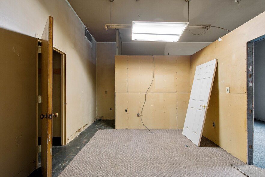 More Photos Of 838 Joffre Cherry Valley Rd, Burgettstown Self Storage For Sale