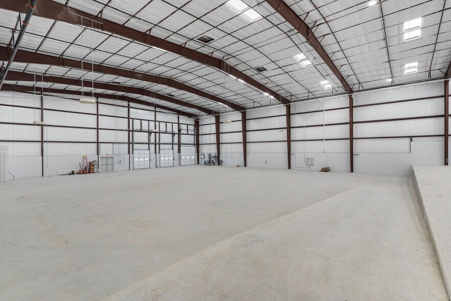 More Photos Of 6000 Chandler Rd, Hutto Unknown For Lease