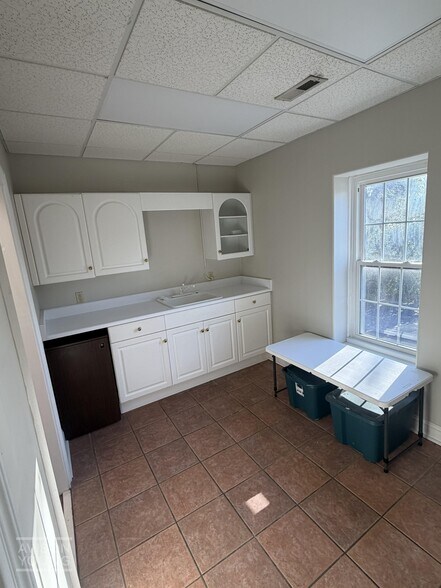 More Photos Of 841 E Main St, Spartanburg Office For Lease