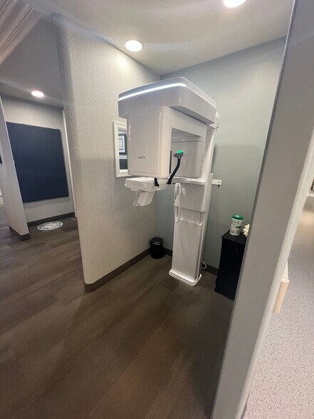 More Photos Of 8535 E Hartford Dr, Scottsdale Office For Sale