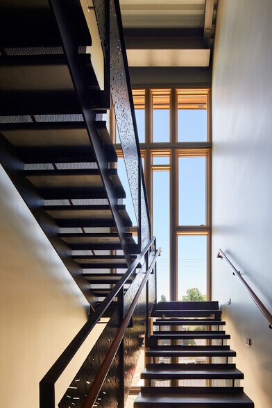 More Photos Of 3800 Woodland Park Ave N, Seattle Office Residential For Lease