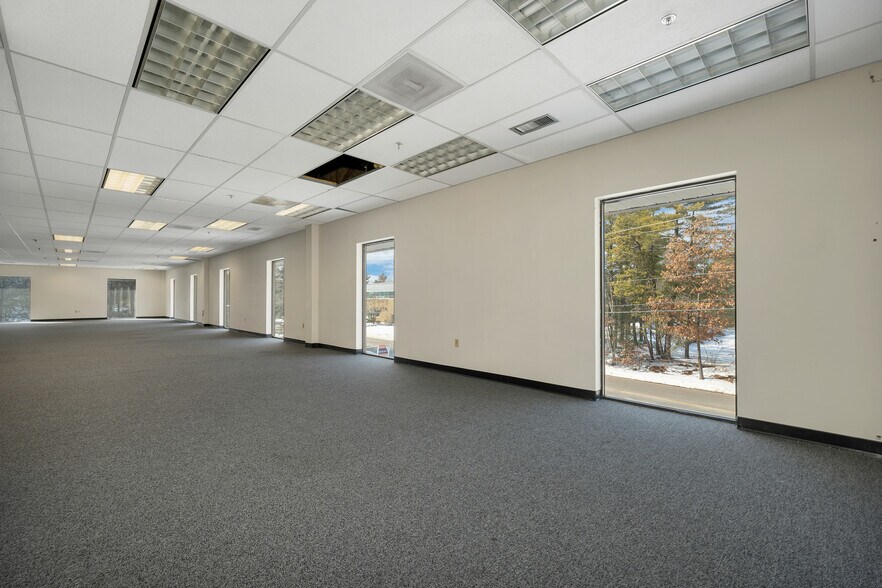 More Photos Of 41 Simon St, Nashua Flex For Lease