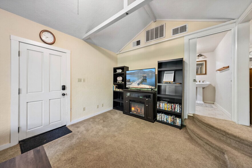 More Photos Of 825 N Forbes St, Lakeport Specialty For Sale