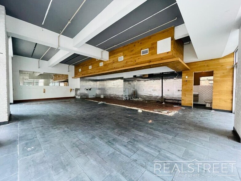 More Photos Of 140 Plymouth St, Brooklyn Warehouse For Lease