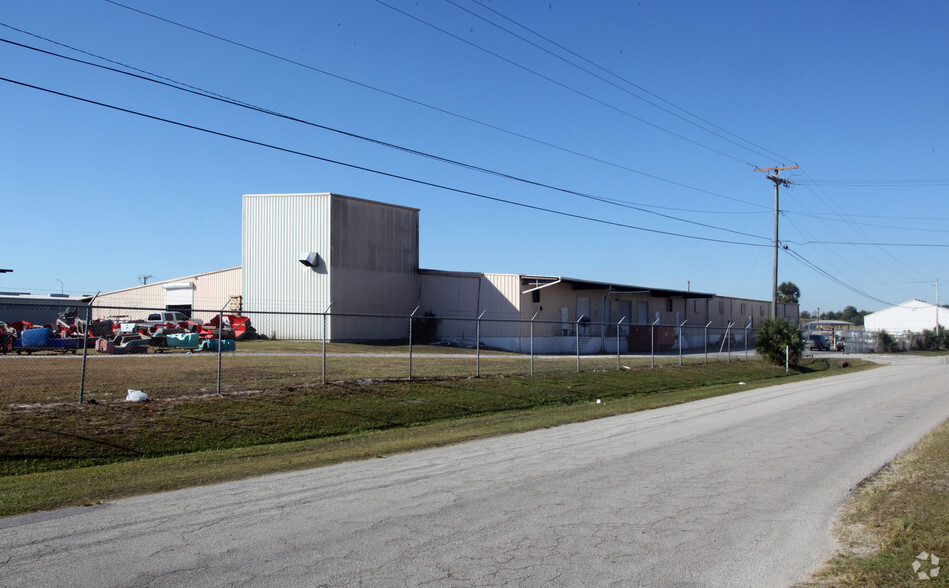 Primary Photo Of 3110 Reynolds Rd, Lakeland Warehouse For Lease