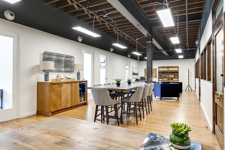 More Photos Of 423-441 NW 23rd St, Oklahoma City Movie Theatre For Lease