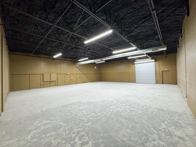 More Photos Of 5810 Rittiman Plz, San Antonio Warehouse For Lease