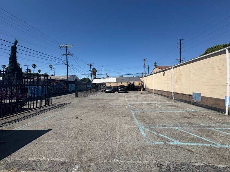 More Photos Of 610 E Florence Ave, Los Angeles Religious Facility For Sale