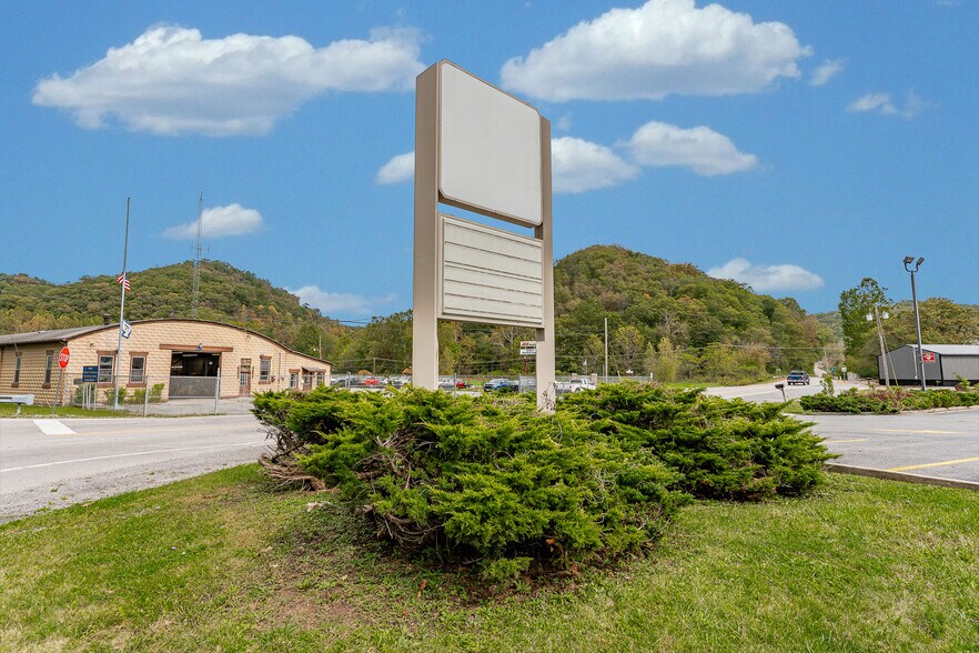 More Photos Of 19254 Seneca Trl, Marlinton Drugstore For Lease