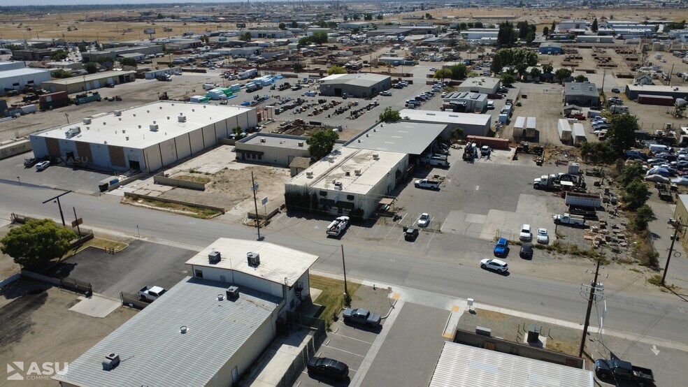 More Photos Of 2831 Gibson St, Bakersfield Warehouse For Sale