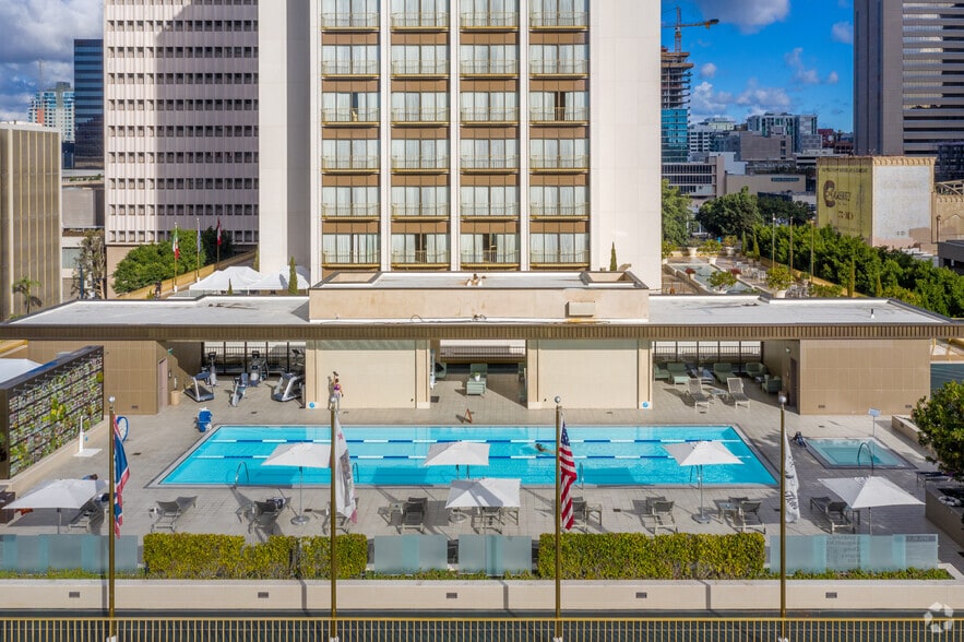More Photos Of 1055 2nd Ave, San Diego Hotel For Lease